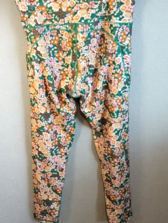 Floral Print Ebb & Flow Women's Leggings - Picture 2 of 10